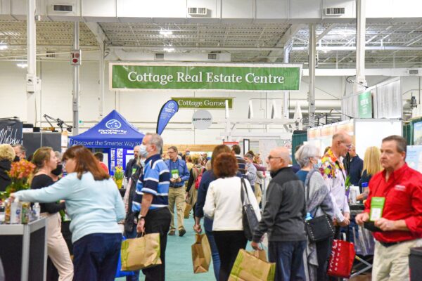 CottageLifecrowd