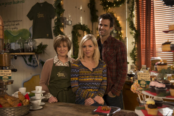 From-left_ElaineMary-Kay-Place_MelJennie-Garth_CarterCameron-Mathison
